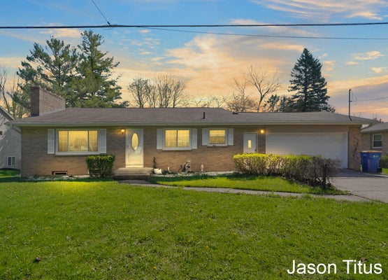 1696 BALL AVE NE, GRAND RAPIDS, MI 49505 - Image 73aaa34efef028f5d7ace8f323df87d1/2315109485