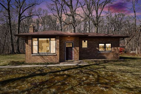 6629 W East Road Three Oaks MI 49128