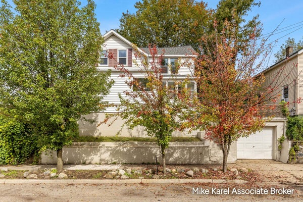 1101 BAXTER ST SE, GRAND RAPIDS, MI 49506 - Image 7451fc8f0f54c2ff55268779befb51de/3025492235