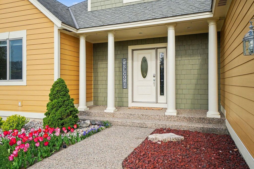 Photo of 2213 N Bristol Street, Holland, MI 49424 (MLS # 26018290)