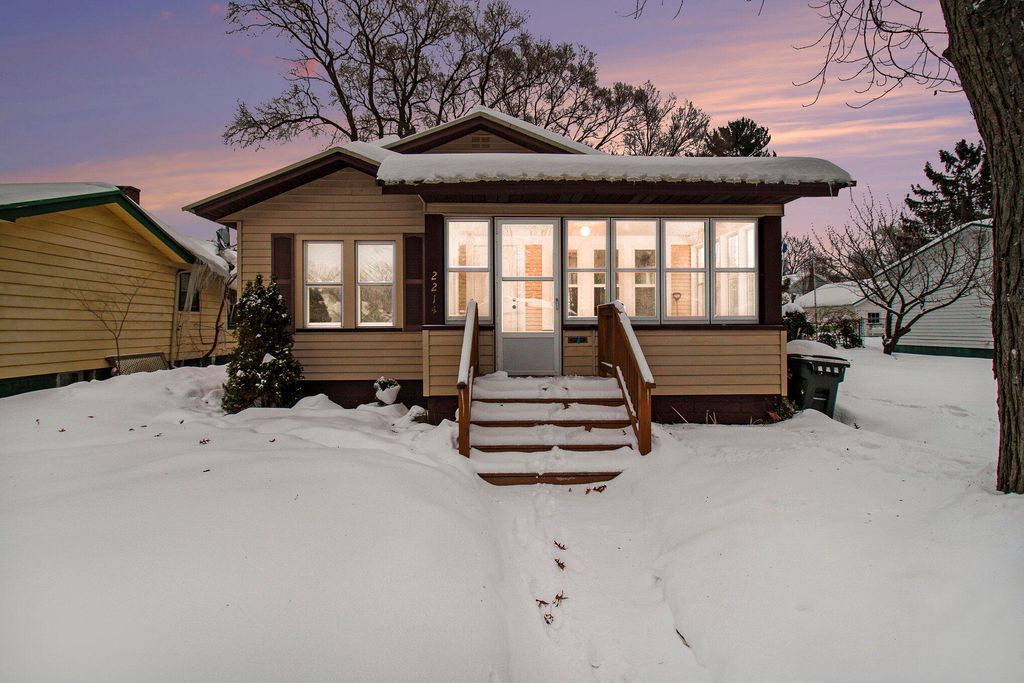 Photo of 2214 Torrent Street, Muskegon, MI 49441 (MLS # 25061578)