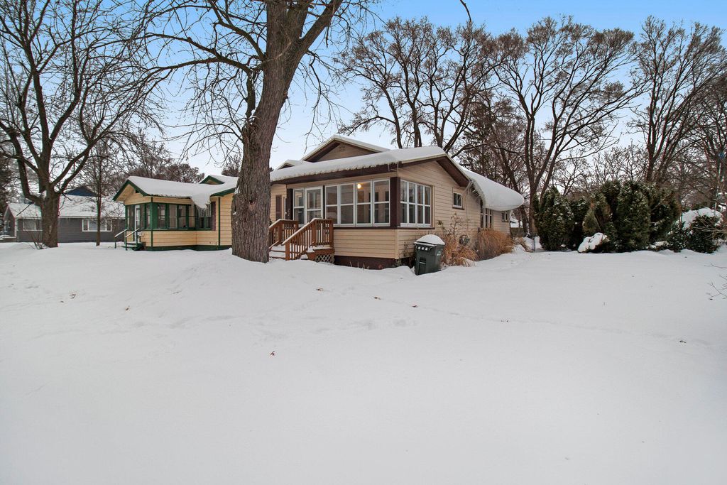 Photo of 2214 Torrent Street, Muskegon, MI 49441 (MLS # 25061578)