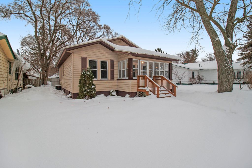Photo of 2214 Torrent Street, Muskegon, MI 49441 (MLS # 25061578)