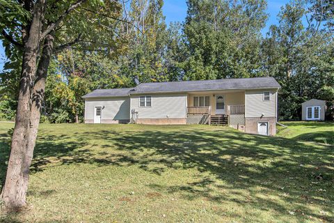 Photo of 5055 W Kinney Road, Ludington, MI 49431 (MLS # 25048587)