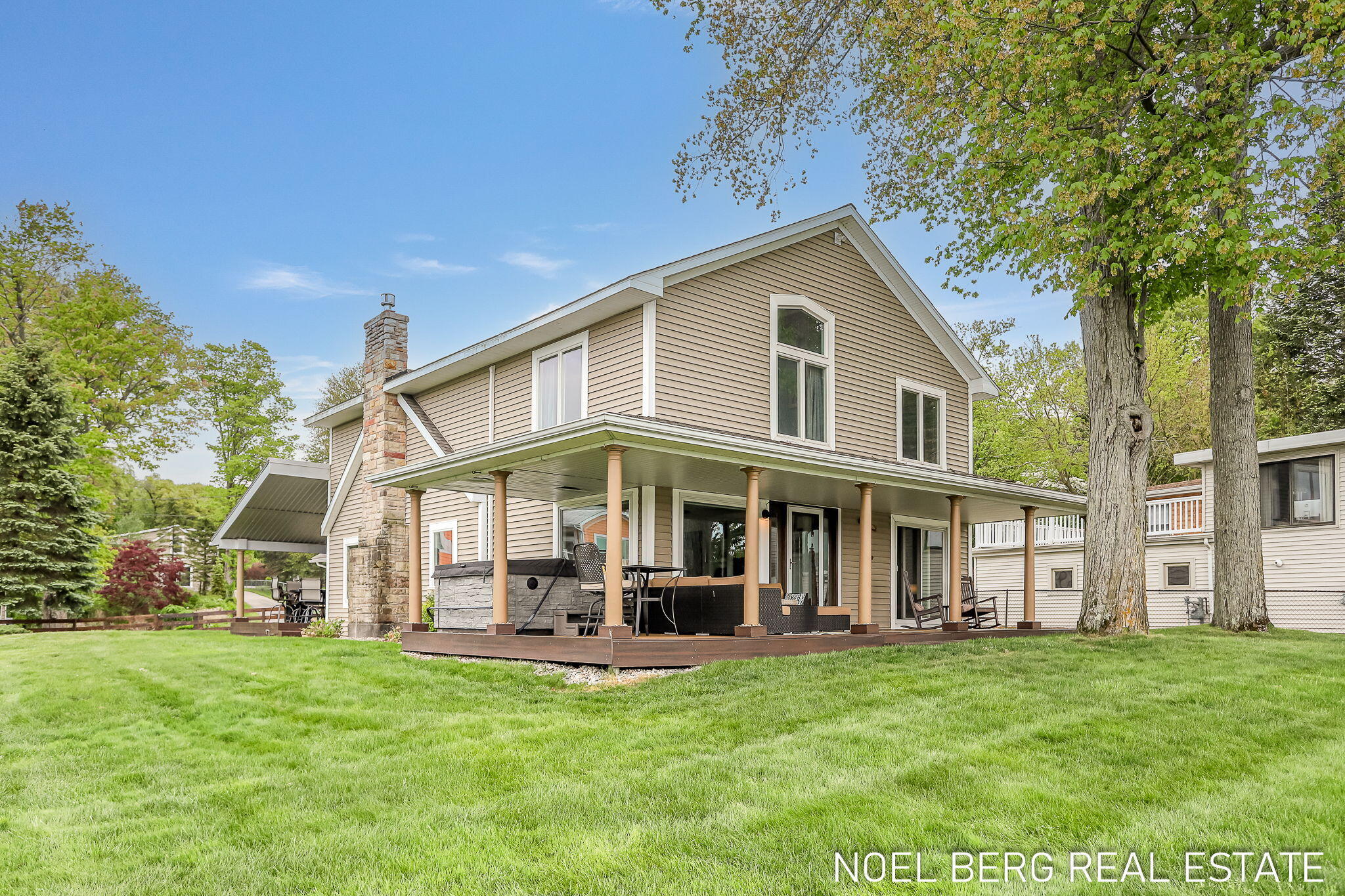16 Circle Drive