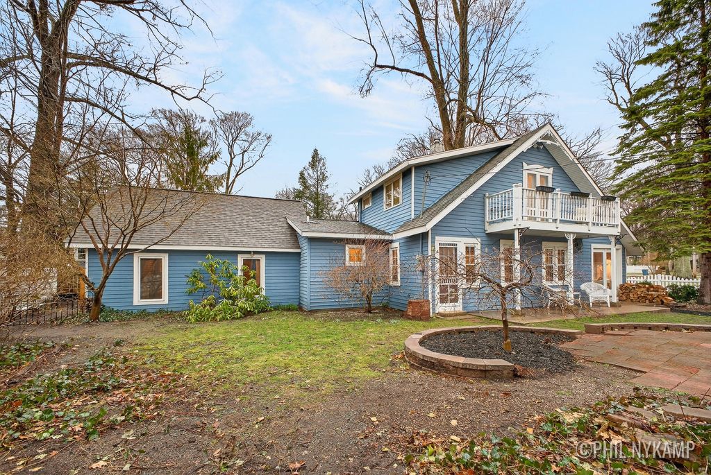 Photo of 1354 Waukazoo Drive, Holland, MI 49424 (MLS # 26013366)