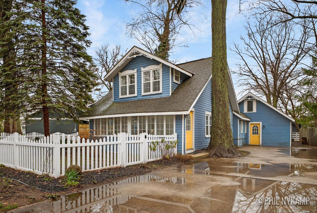 Photo of 1354 Waukazoo Drive, Holland, MI 49424 (MLS # 26013366)