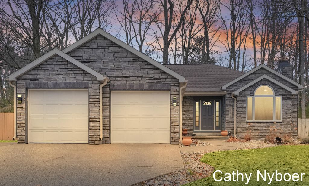 Photo of 13478 Lakeshore Avenue, Grand Haven, MI 49417 (MLS # 26008522)