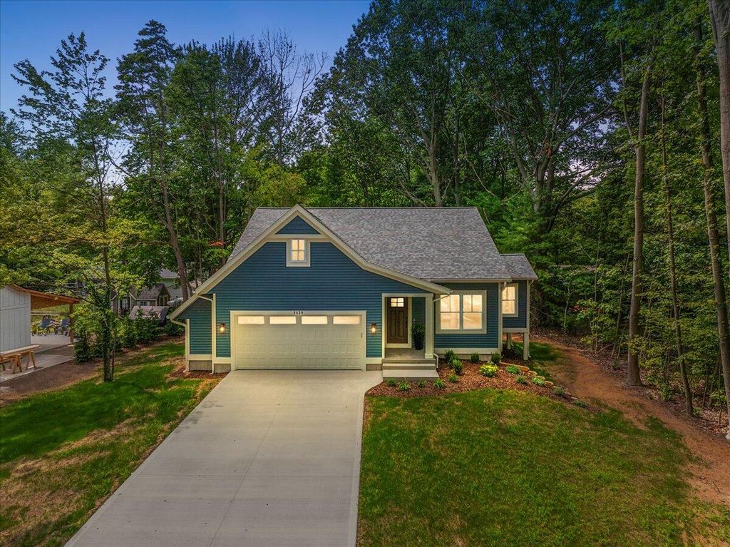 Photo of 3439 Hollywood Drive, Holland, MI 49424 (MLS # 25032274)