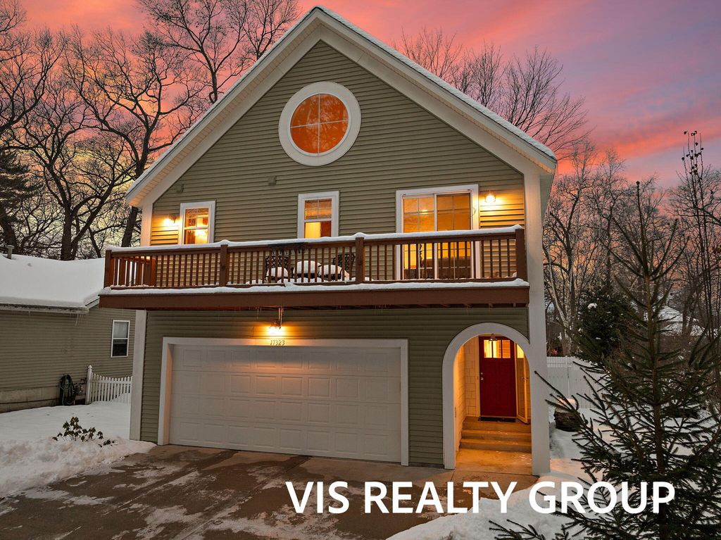 Photo of 17323 Ottawa Avenue, Spring Lake, MI 49456 (MLS # 25061740)