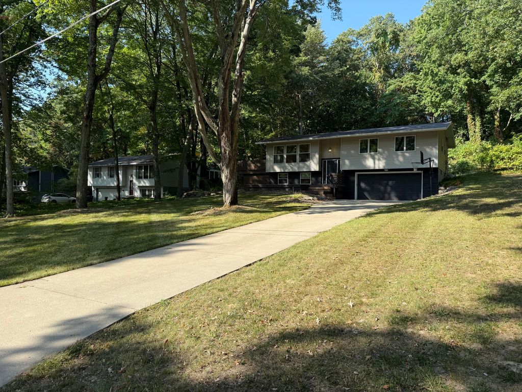 Photo of 18291 Forest Avenue, Spring Lake, MI 49456 (MLS # 25048378)