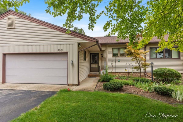 7021 GARDENVIEW CT SW, BYRON CENTER, MI 49315 - Image 76cd940ec13a5dba4e31951365e2ca7d/448136009