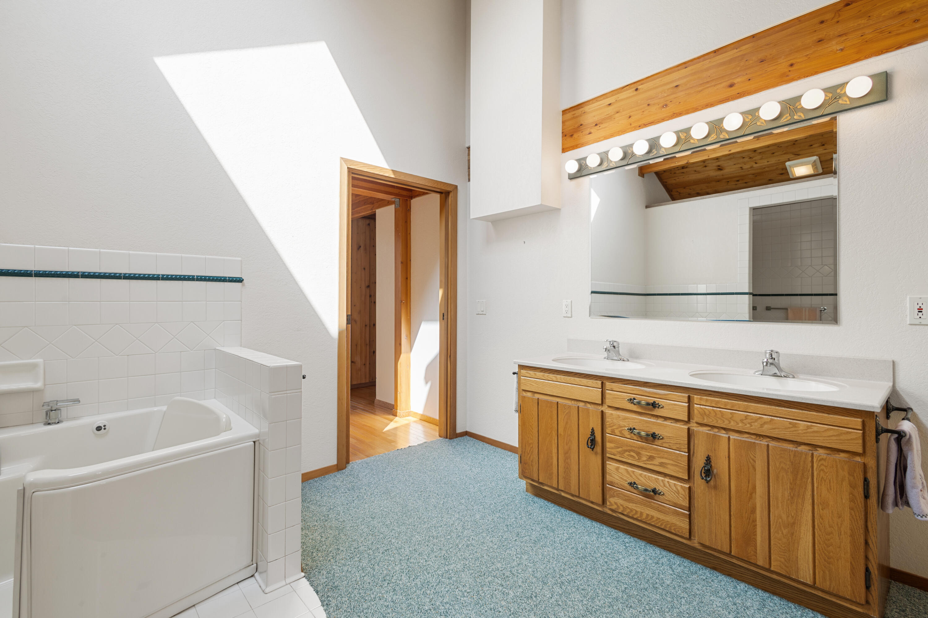 Battle Creek, Michigan 49017, United States, 4 Bedrooms Bedrooms, ,3 BathroomsBathrooms,Residential,Active,130314