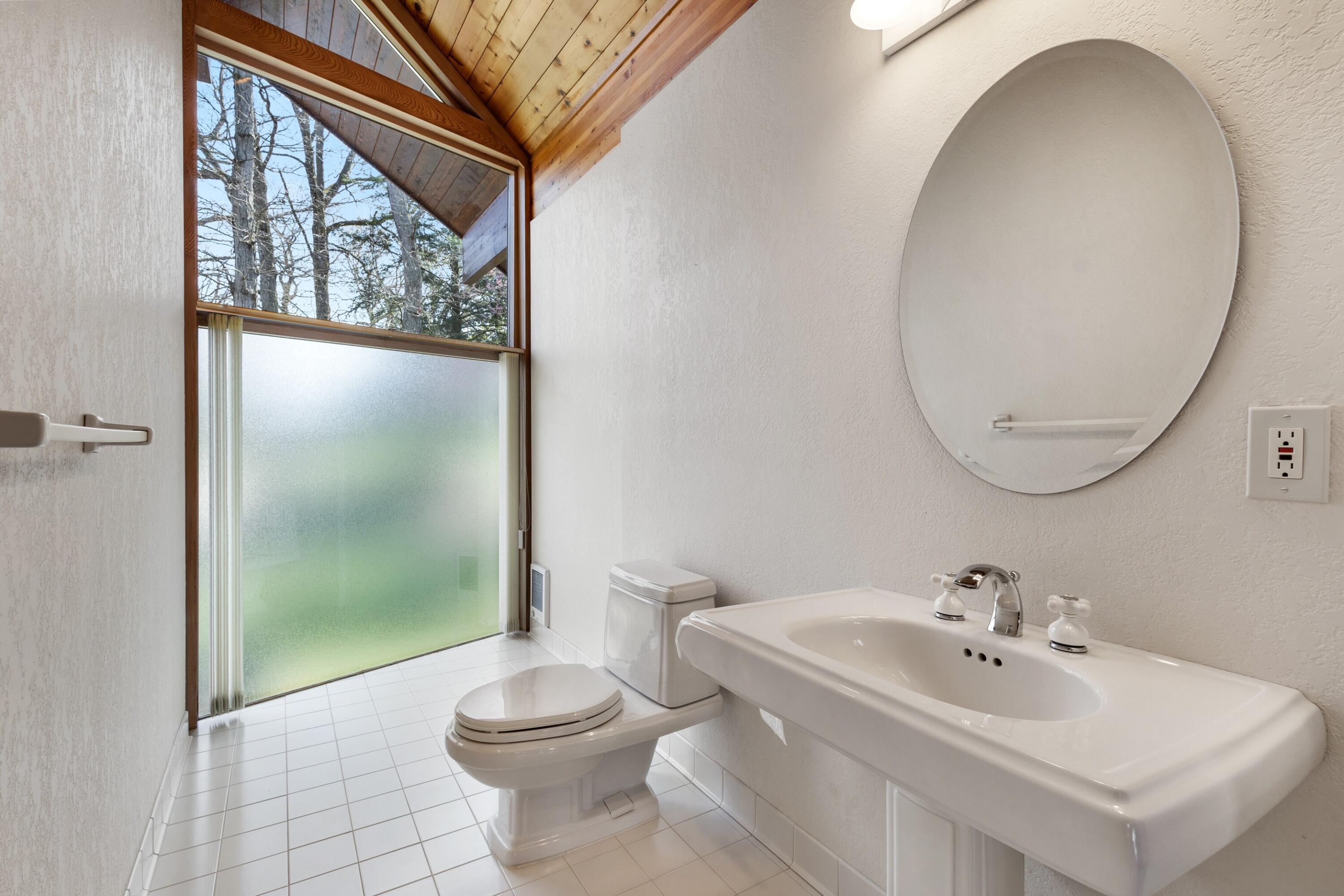 Battle Creek, Michigan 49017, United States, 4 Bedrooms Bedrooms, ,3 BathroomsBathrooms,Residential,Active,130314