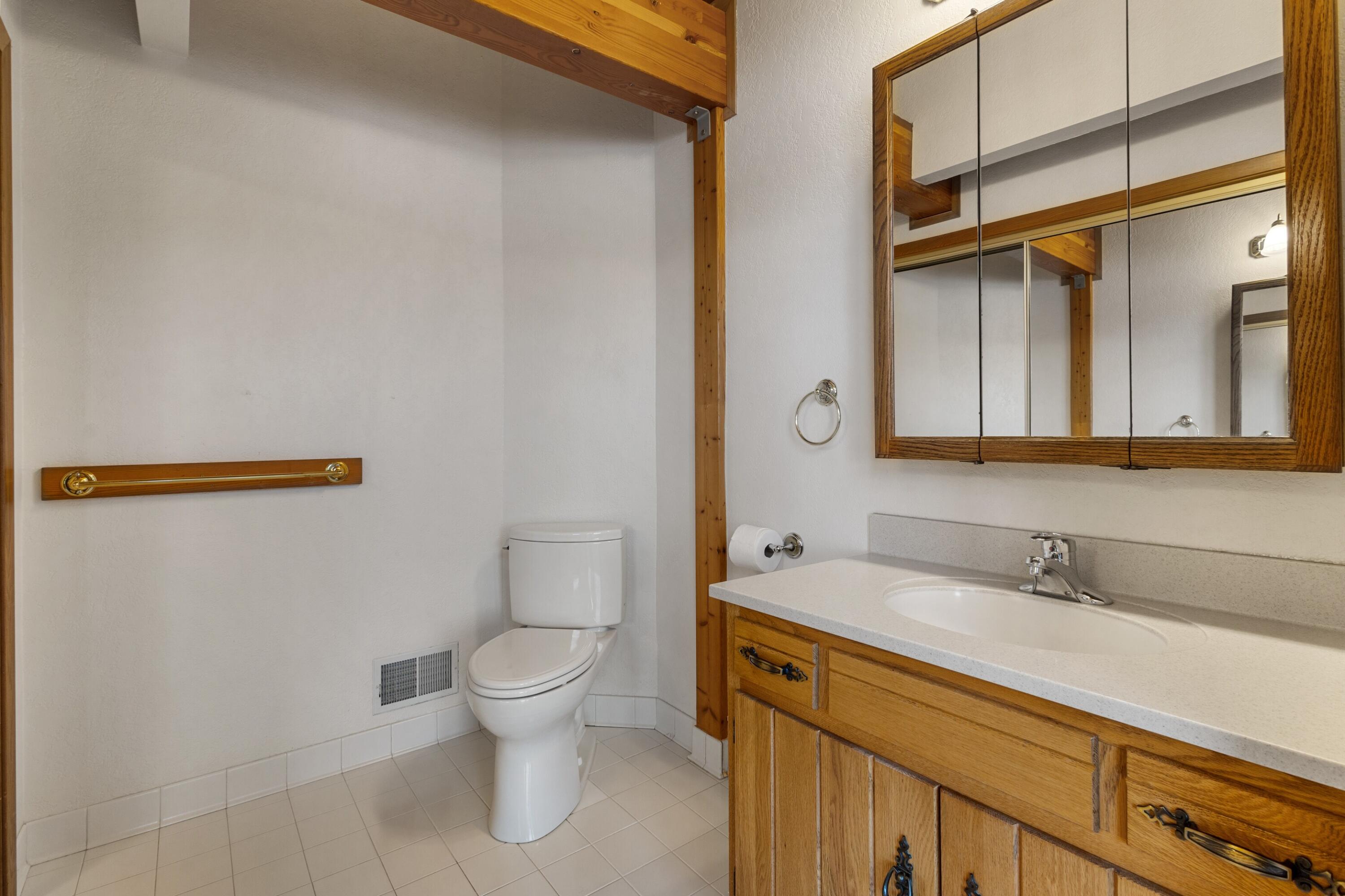 Battle Creek, Michigan 49017, United States, 4 Bedrooms Bedrooms, ,3 BathroomsBathrooms,Residential,Active,130314