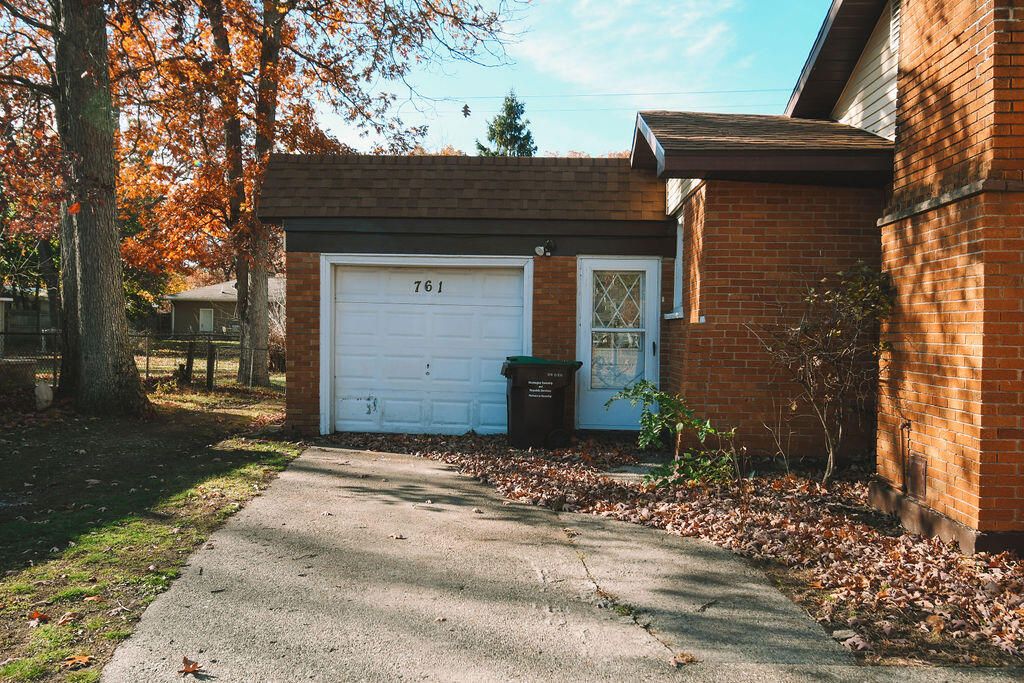 Photo of 761 Carlton Street, Muskegon, MI 49442 (MLS # 25058268)