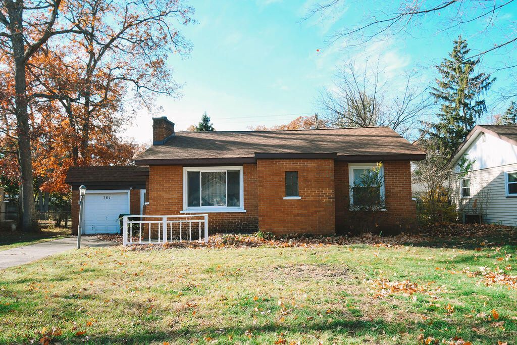 Photo of 761 Carlton Street, Muskegon, MI 49442 (MLS # 25058268)