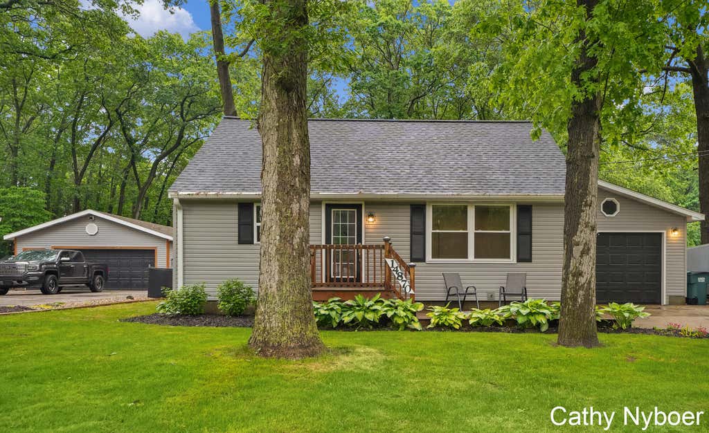 Photo of 14870 Sharon Avenue, Grand Haven, MI 49417 (MLS # 26026183)