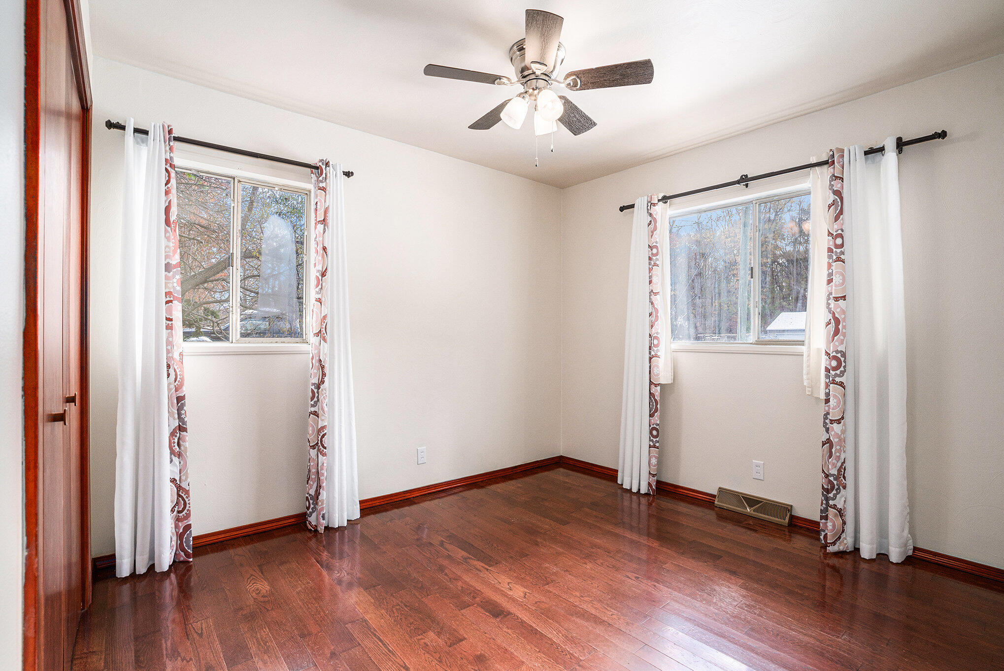 Edwardsburg, Michigan 49112, United States, 3 Bedrooms Bedrooms, ,2 BathroomsBathrooms,Residential,Active,244387