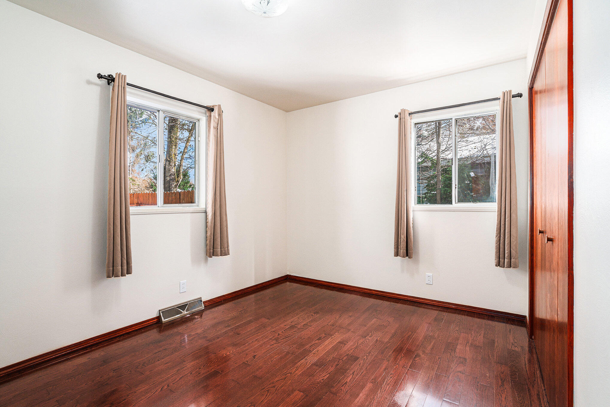 Edwardsburg, Michigan 49112, United States, 3 Bedrooms Bedrooms, ,2 BathroomsBathrooms,Residential,Active,244387