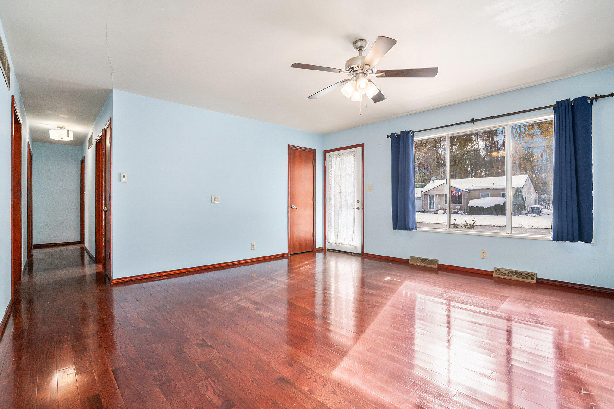 Edwardsburg, Michigan 49112, United States, 3 Bedrooms Bedrooms, ,2 BathroomsBathrooms,Residential,Active,244387