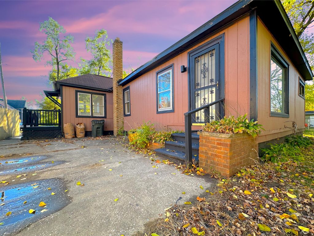 Photo of 653 Orchard Avenue #5, Muskegon, MI 49442 (MLS # 25056650)