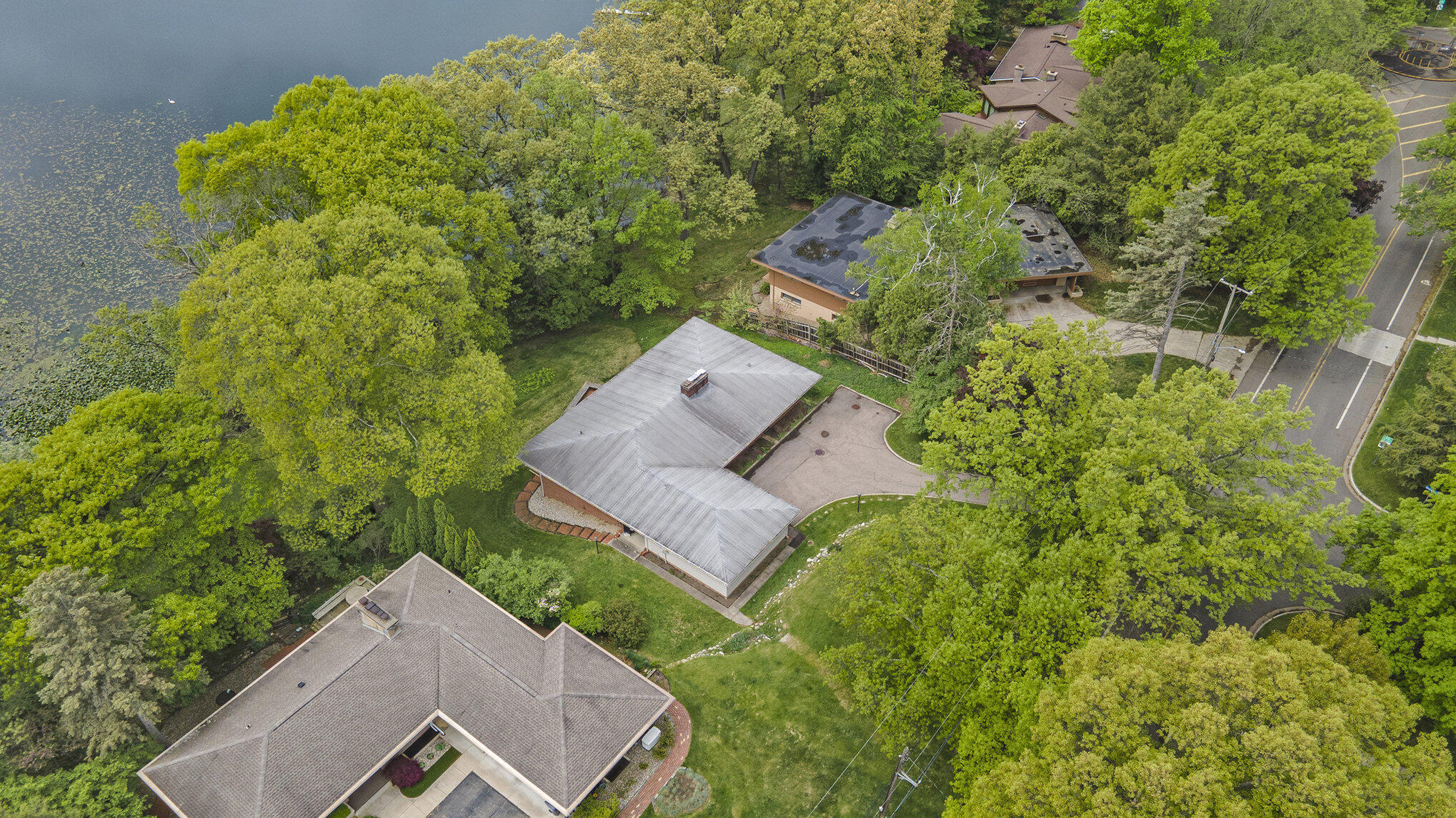 Kalamazoo, Michigan 49008, United States, 4 Bedrooms Bedrooms, ,4 BathroomsBathrooms,Residential,Pending,129901