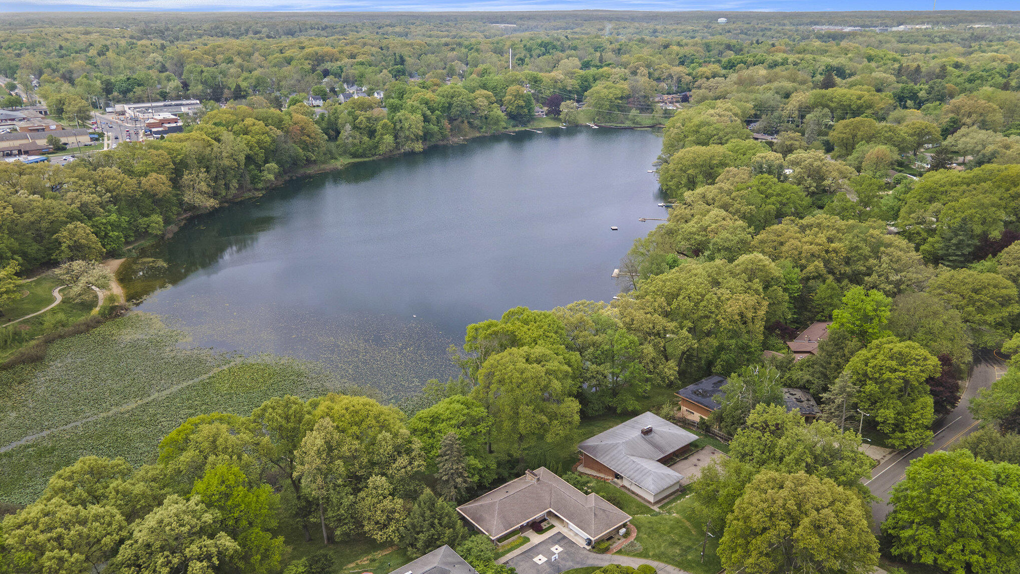 Kalamazoo, Michigan 49008, United States, 4 Bedrooms Bedrooms, ,4 BathroomsBathrooms,Residential,Pending,129901