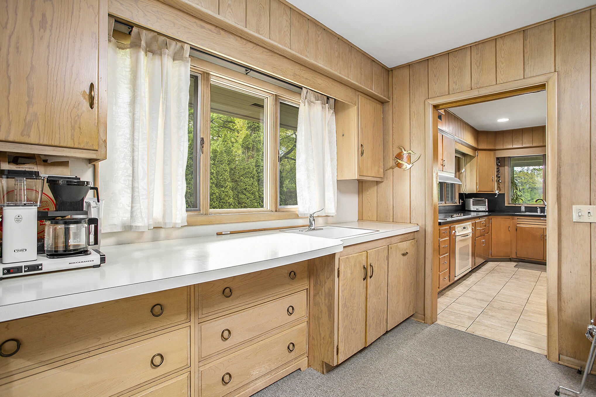 Kalamazoo, Michigan 49008, United States, 4 Bedrooms Bedrooms, ,4 BathroomsBathrooms,Residential,Pending,129901