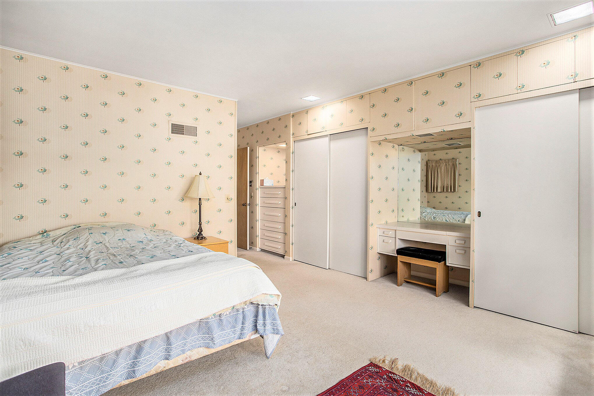 Kalamazoo, Michigan 49008, United States, 4 Bedrooms Bedrooms, ,4 BathroomsBathrooms,Residential,Pending,129901