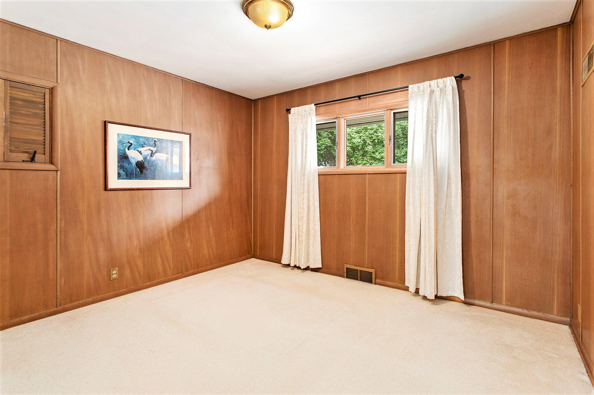 Kalamazoo, Michigan 49008, United States, 4 Bedrooms Bedrooms, ,4 BathroomsBathrooms,Residential,Pending,129901