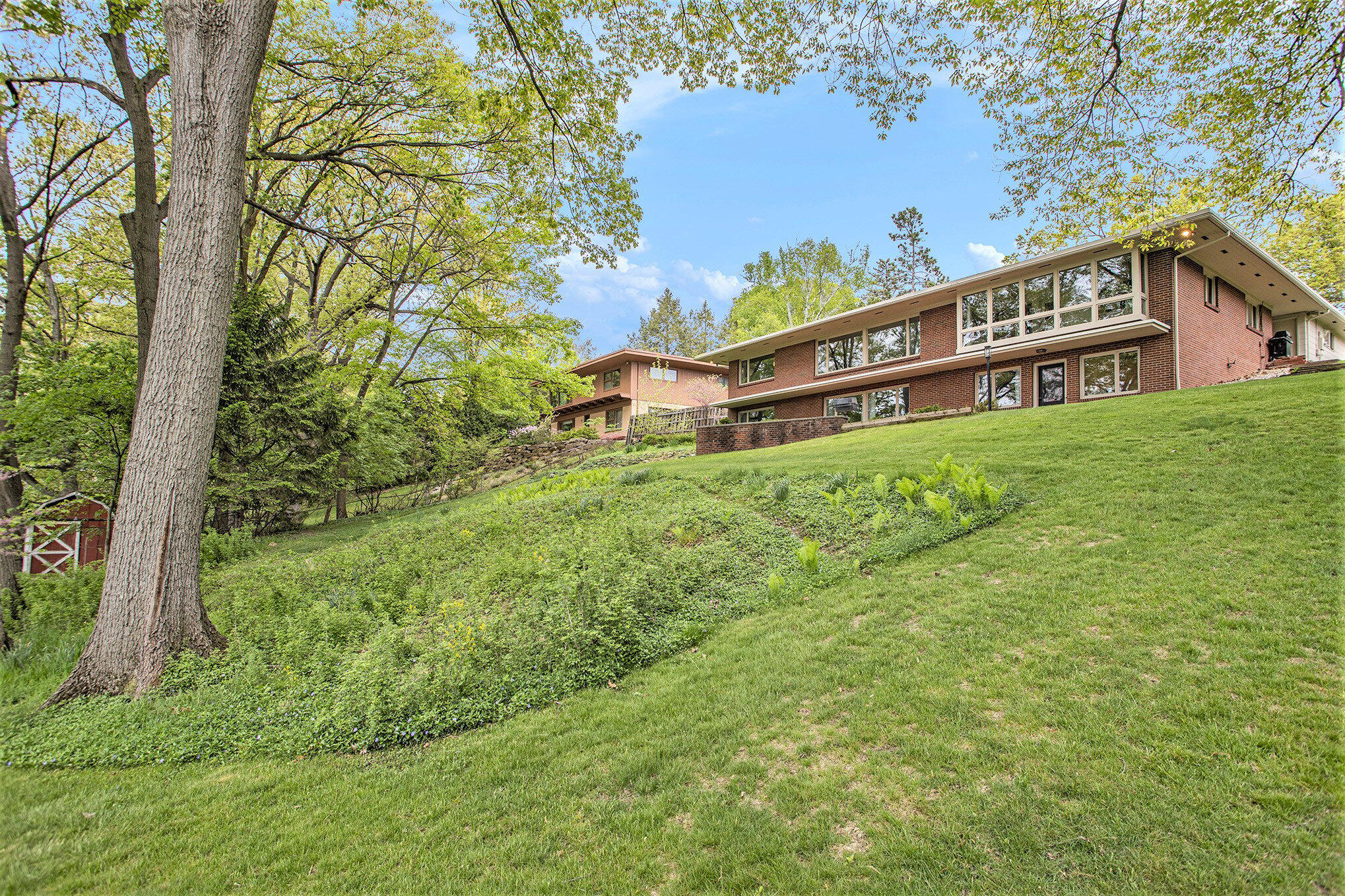 Kalamazoo, Michigan 49008, United States, 4 Bedrooms Bedrooms, ,4 BathroomsBathrooms,Residential,Pending,129901