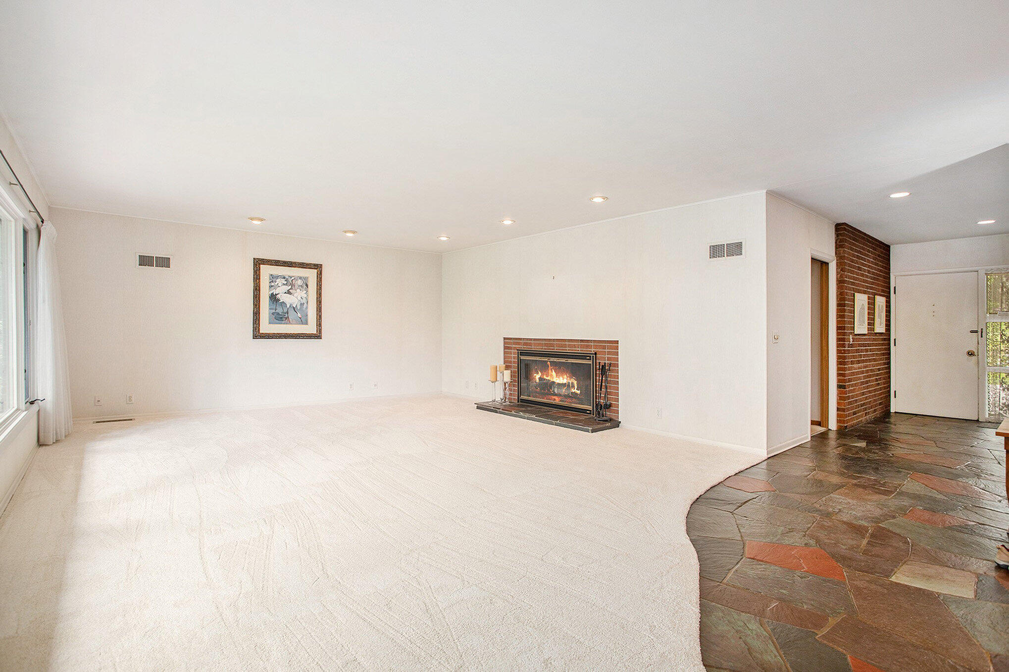 Kalamazoo, Michigan 49008, United States, 4 Bedrooms Bedrooms, ,4 BathroomsBathrooms,Residential,Pending,129901