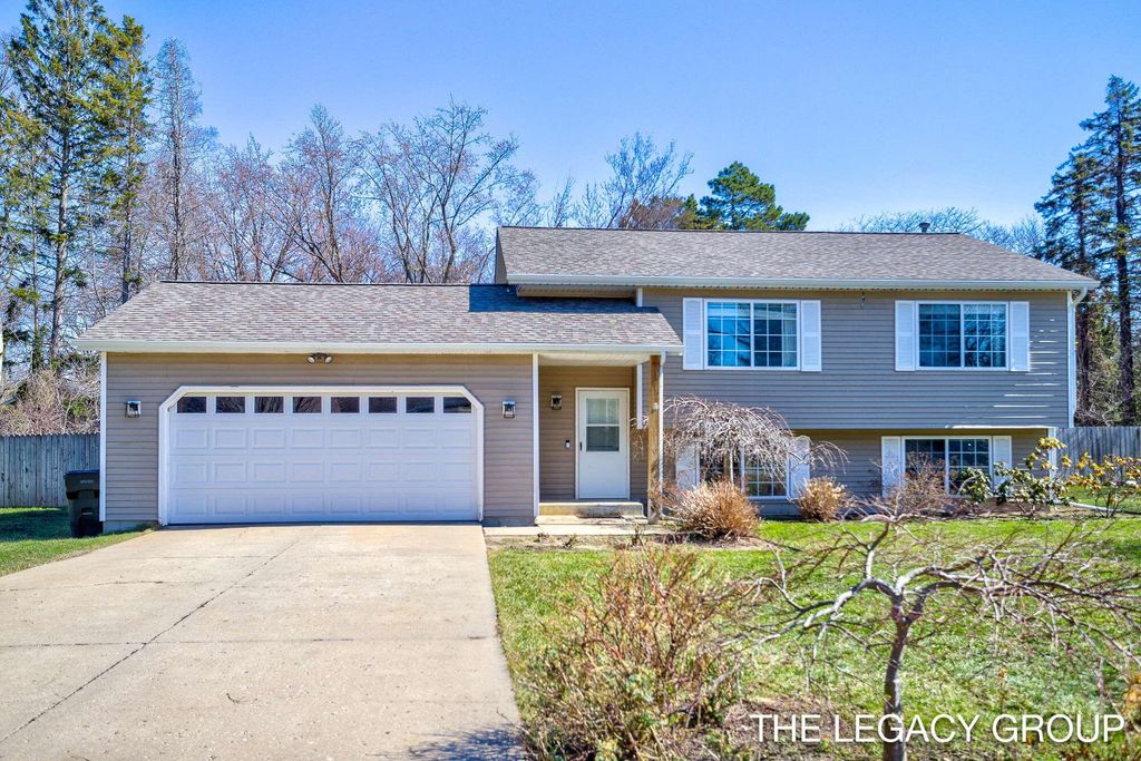 Photo of 651 S 160th Avenue, Holland, MI 49423 (MLS # 26010776)