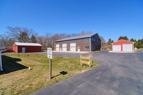 Photo of 480 E Parkdale Avenue, Manistee, MI 49660 (MLS # 26016881)