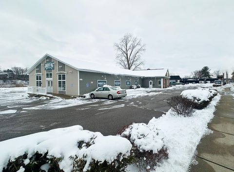 Photo of 4413 W KL Avenue, Kalamazoo, MI 49007 (MLS # 25060753)