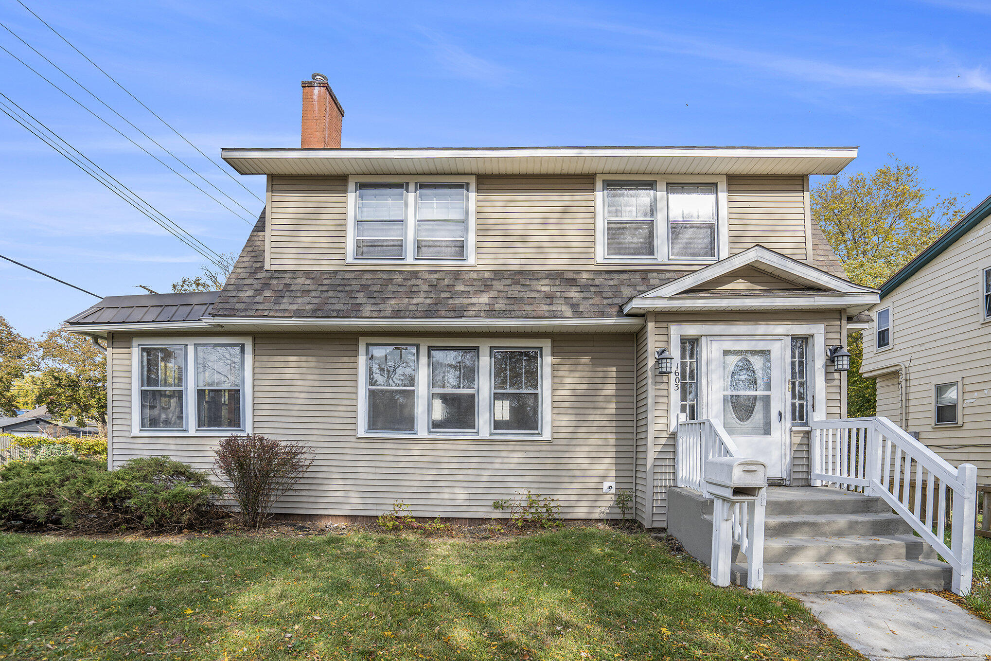 Kalamazoo, Michigan 49001, United States, 3 Bedrooms Bedrooms, ,2 BathroomsBathrooms,Residential,Pending,12099