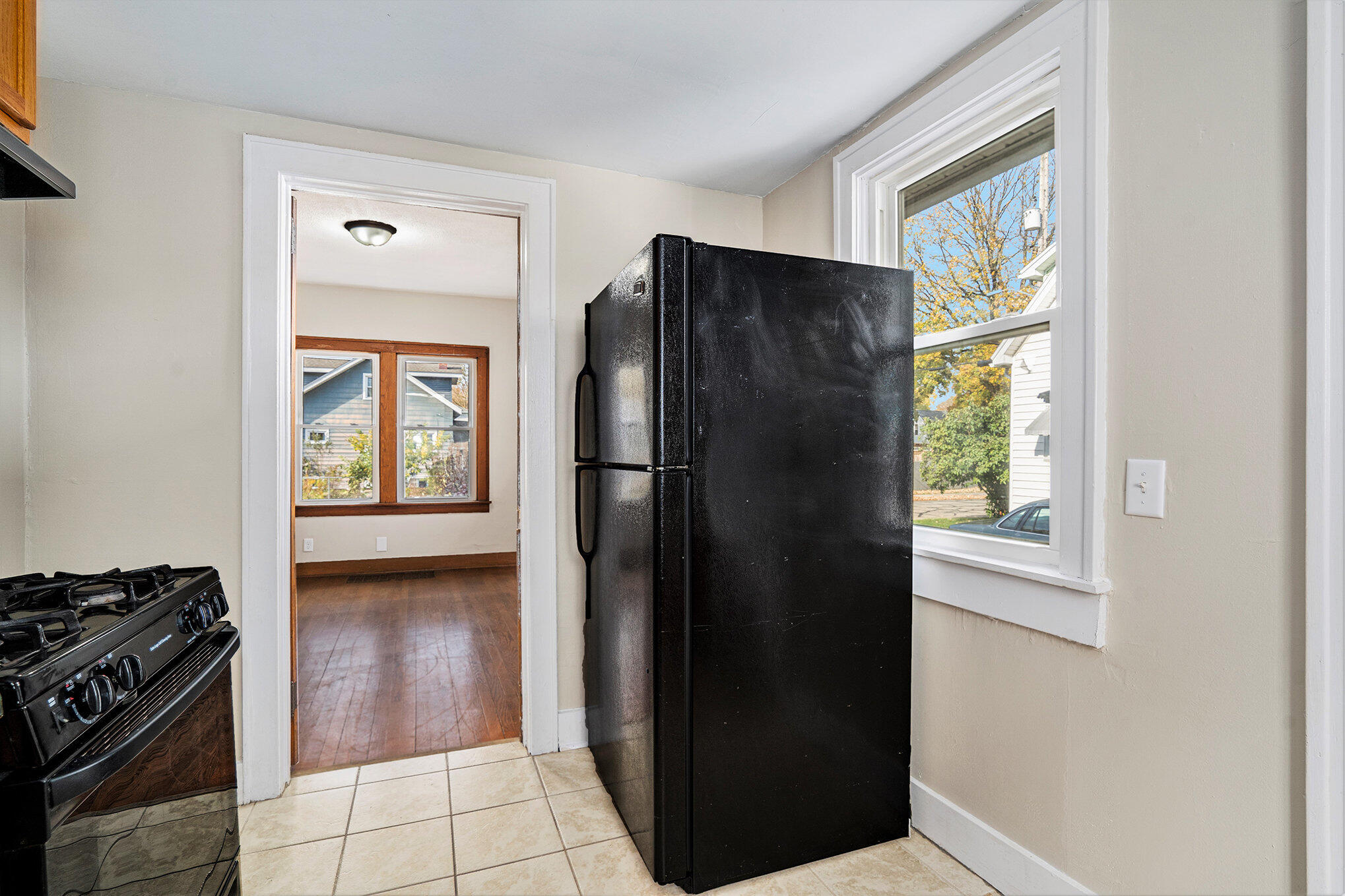 Kalamazoo, Michigan 49001, United States, 3 Bedrooms Bedrooms, ,2 BathroomsBathrooms,Residential,Pending,12099