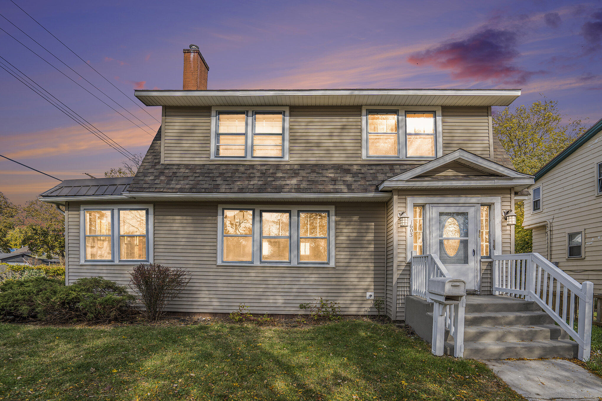 Kalamazoo, Michigan 49001, United States, 3 Bedrooms Bedrooms, ,2 BathroomsBathrooms,Residential,Pending,12099