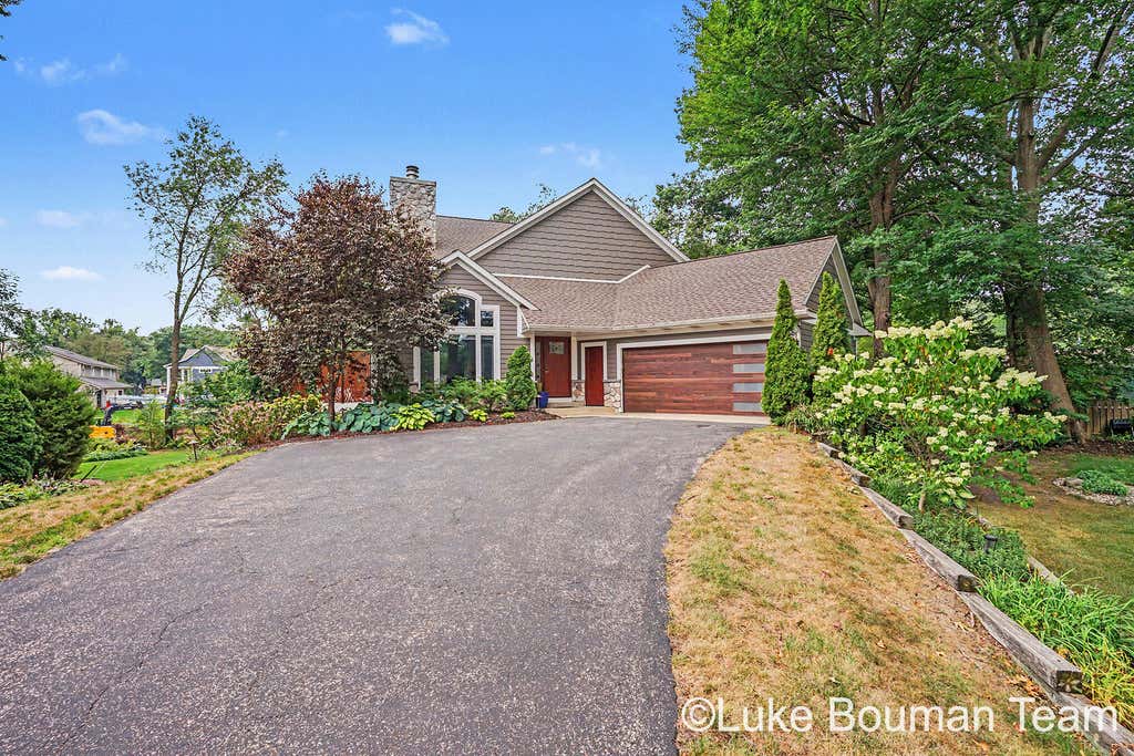 Photo of 46 Counts Cove Court, Holland, MI 49424 (MLS # 26040900)