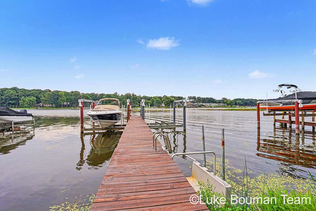 Photo of 46 Counts Cove Court, Holland, MI 49424 (MLS # 26040900)
