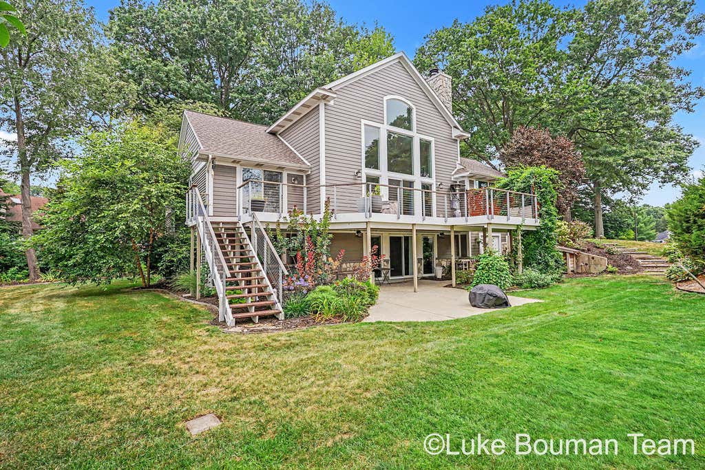 Photo of 46 Counts Cove Court, Holland, MI 49424 (MLS # 26040900)