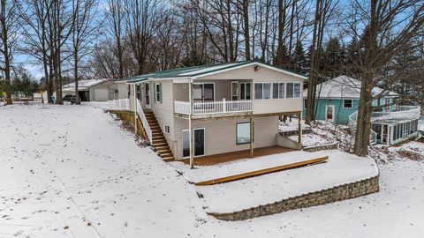 MLS: 25002811