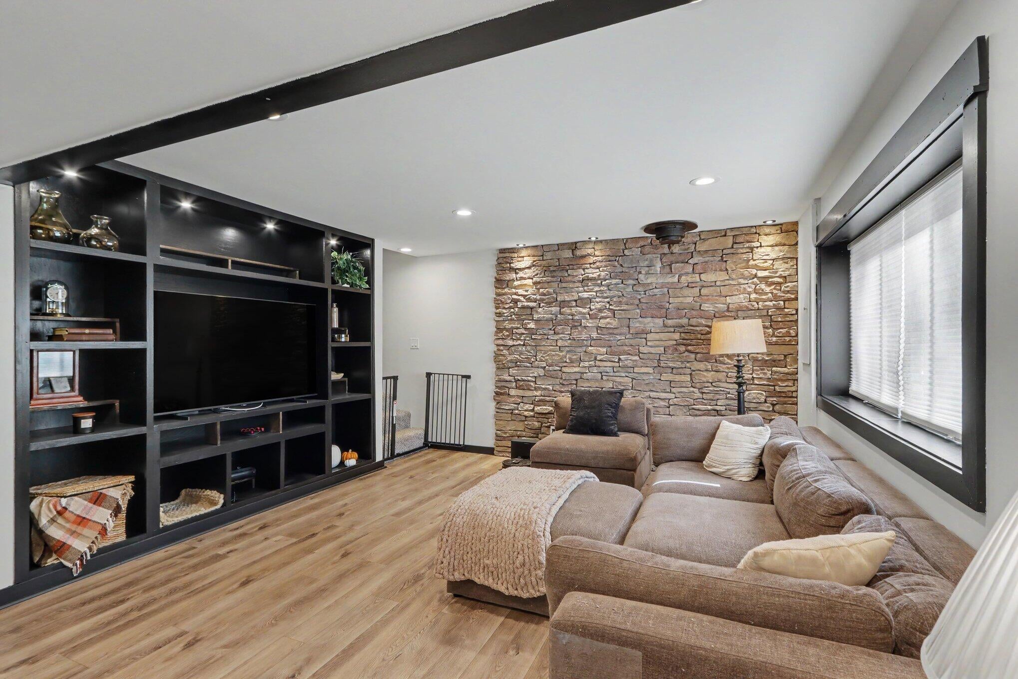 4554 S 4th Street