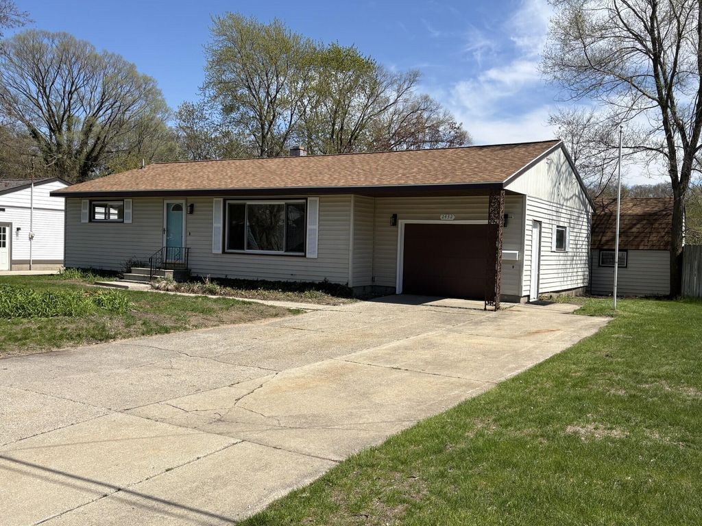 Photo of 2432 Blodgett Street, Muskegon, MI 49441 (MLS # 26018936)