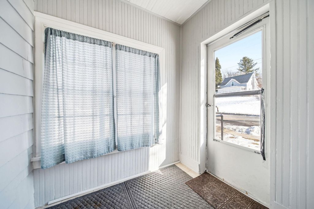 Photo of 1022 Ellery Avenue, Jackson, MI 49202 (MLS # 26005728)