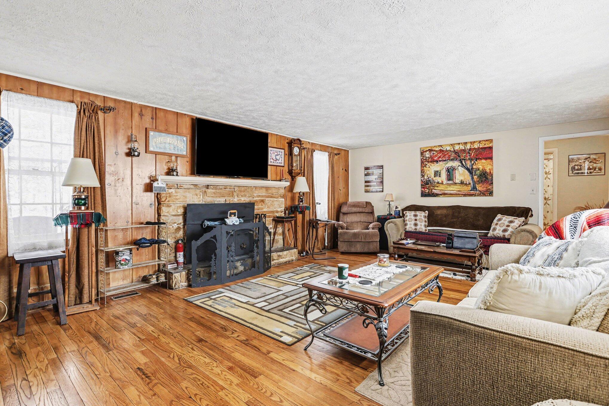 Properties Available 1 - 1 2636 N US Highway 31