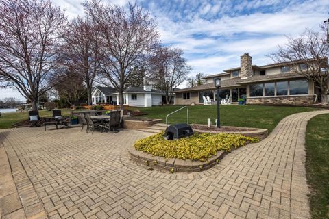 714 Ranveen Drive White Lake MI 48386