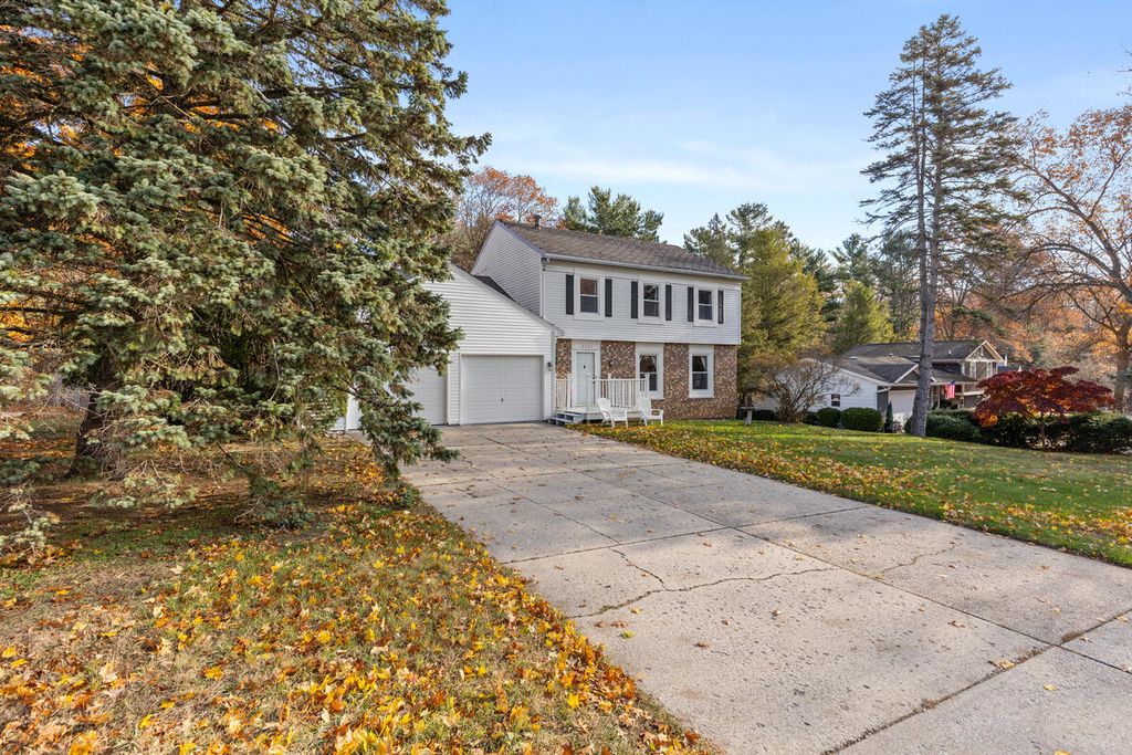 Photo of 15467 Wisteria Lane, Spring Lake, MI 49456 (MLS # 25058498)