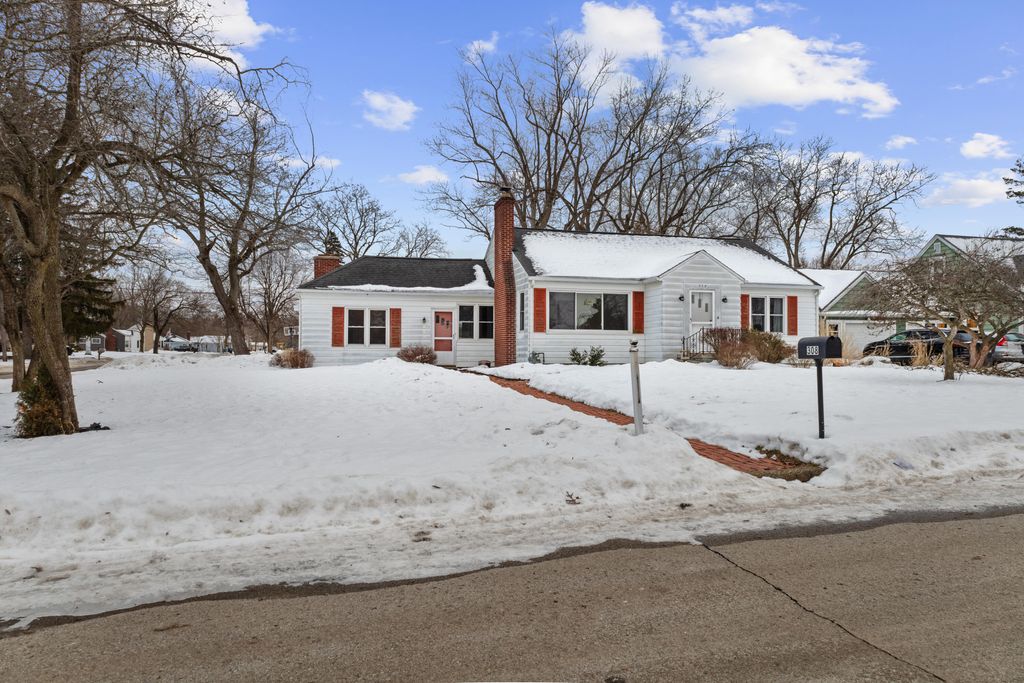 Photo of 308 River Street, Hillsdale, MI 49242 (MLS # 26005263)